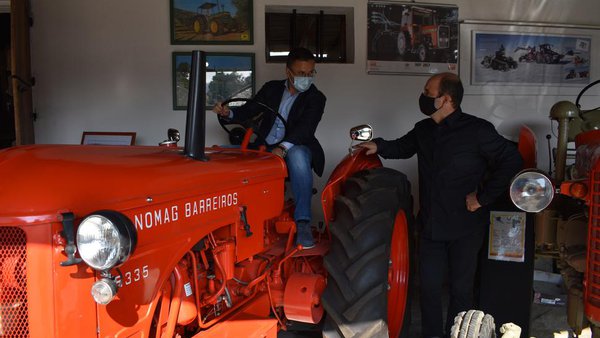 O conselleiro do Medio Rural visita o Museo Vivo e Integrado do Campo e da Locomoción Agraria en Láncara