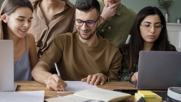 Convocada la cuarta edición de becas para estudios de postgrado de la Fundación Caixa Rural Galega Tomás Notario Vacas