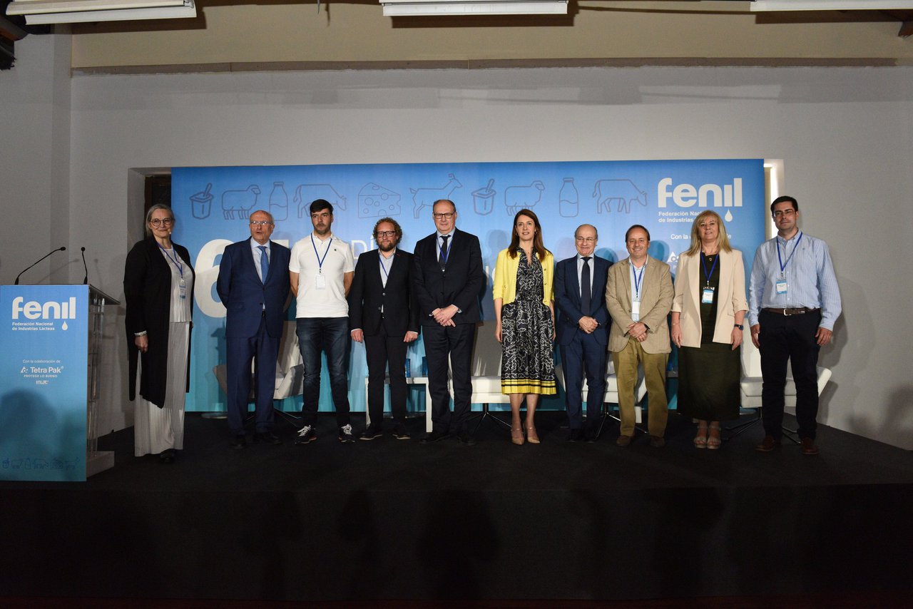 A Xunta insta á industria a mantener os prezos para garantir a sostibilidade do sector lácteo