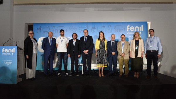 A Xunta insta á industria a mantener os prezos para garantir a sostibilidade do sector lácteo