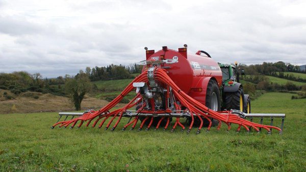 Una veintena de cooperativas gallegas recibieron este año ayudas para el uso de maquinaria agrícola en régime asociativo