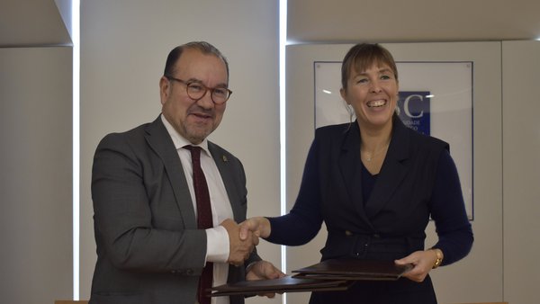 Firmado un nuevo convenio entre Aresa y la USC con el que se da inicio al XXIV Premio Aresa de Desarrollo Rural