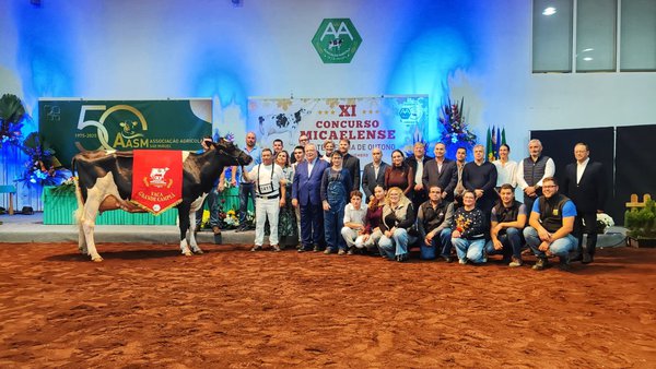 Melos Alleyoop Zara es la vaca gran campeona en el XI Concurso Micaelense de Otoño en Azores
