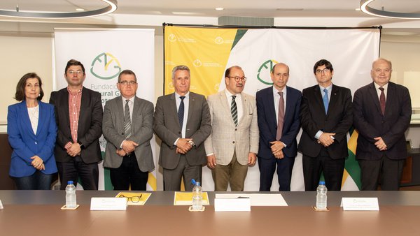 Renovado o convenio entre a USC e a Fundación Caixa Rural Galega Tomás Notario Vacas para a convocatoria dun contrato predoutoral