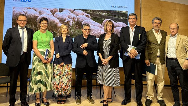A InLac presenta un informe coas bases para un futuro sostible do sector lácteo español