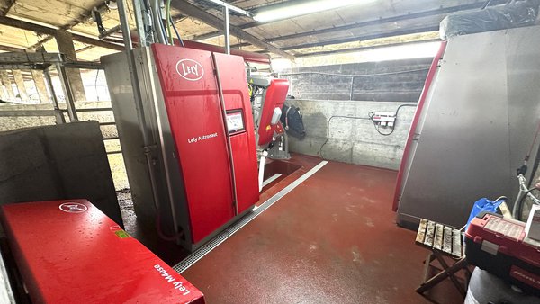 Lely supera a cifra dos 400 robots de muxido en Galicia