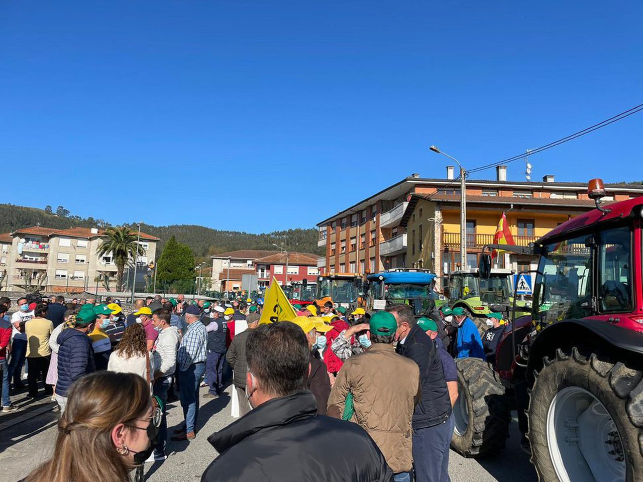 Mañana habrá nuevas concentraciones de ganaderos en Madrid y Cantabria