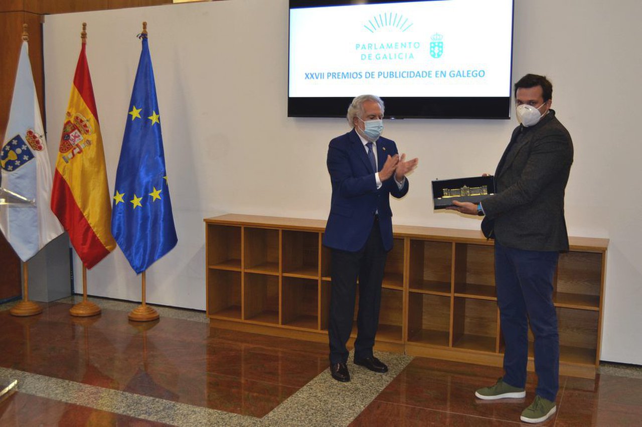 A Xunta premia a Syngenta polos seus 69 anos de apoio ao galego co seu ‘Almanaque Agrícola ZZ’