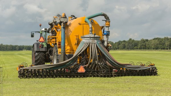 Blue Cycle, o aditivo tecnolóxico que aumenta o valor fertilizante do noso xurro e reduce as emisións nocivas