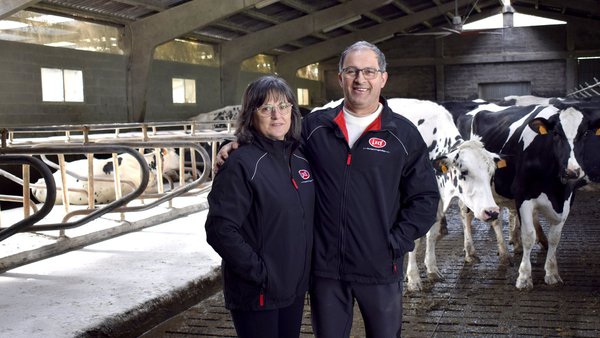 “Coas gomas de Dismagan as vacas camiñan máis seguras e hai menos accidentes”