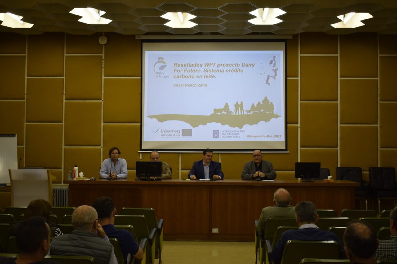 El CIAM da a conocer sus últimos avances para el sector lácteo a ganaderos gallegos