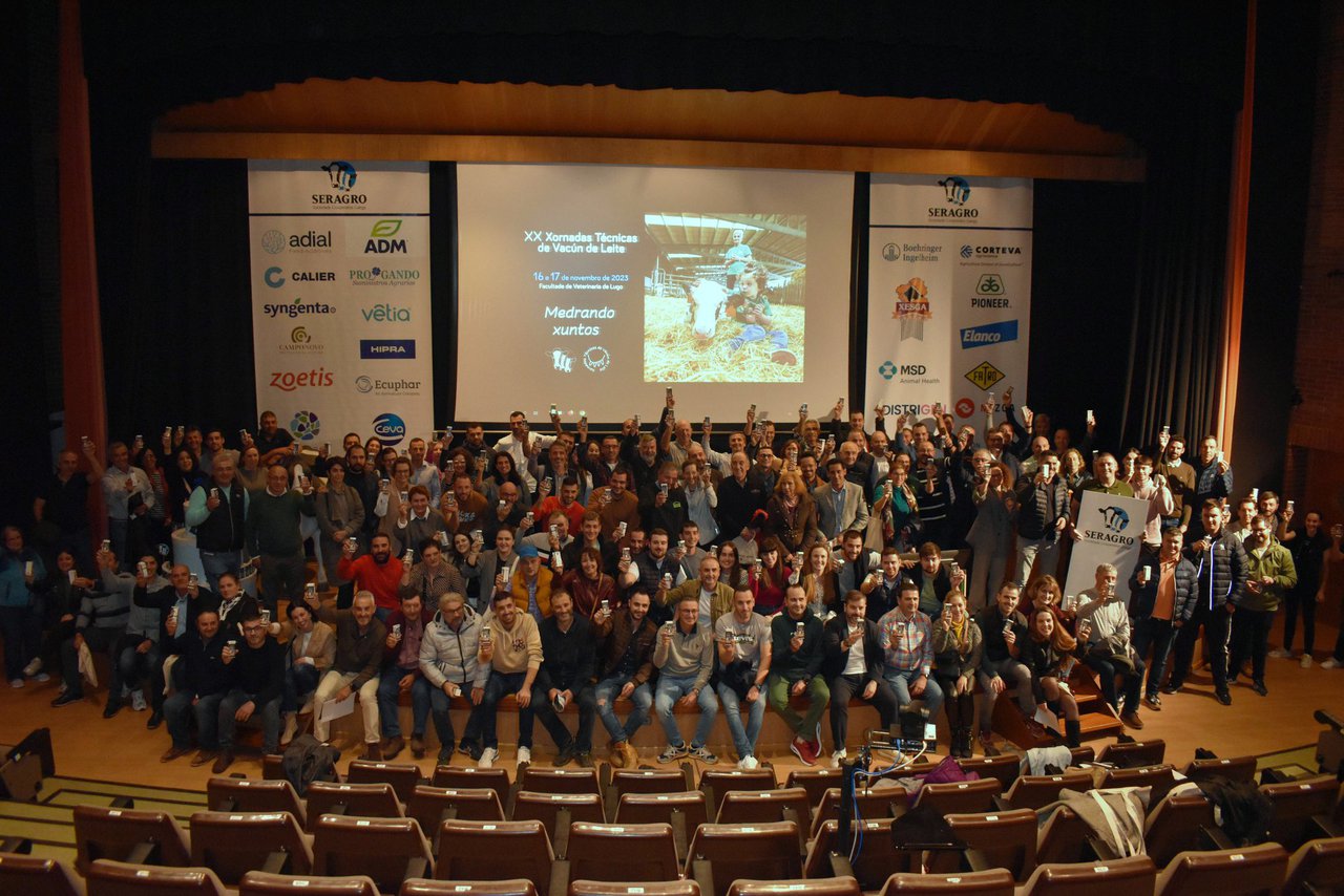El tradicional brindis de la leche clausura las XX Jornadas Técnicas de Vacuno de Leche de Seragro